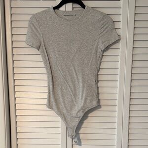 Abercrombie & Fitch Light Heather Gray Short Sleeve Bodysuit